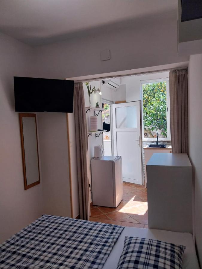 Apartmani Bonavia Jelsa  Exterior photo